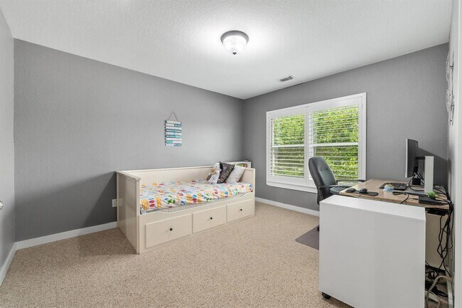 Building Photo - 10820 Sky Rock Dr