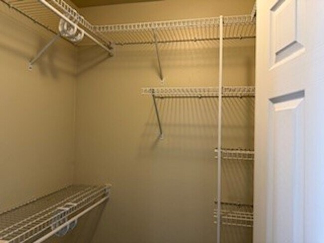 Building Photo - Country side home