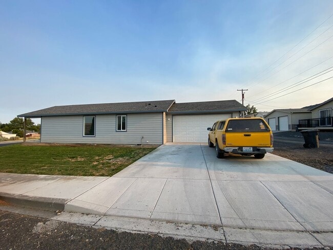 Primary Photo - Nearly new 2 bedroom with garage