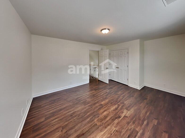 Building Photo - 3043 Holderwood Dr