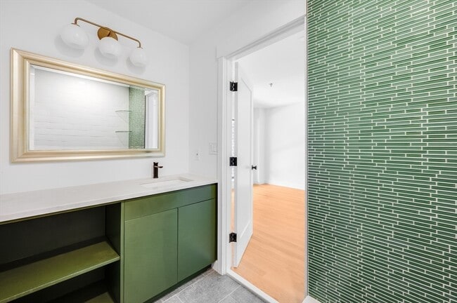 Building Photo - 199 Coolidge Ave