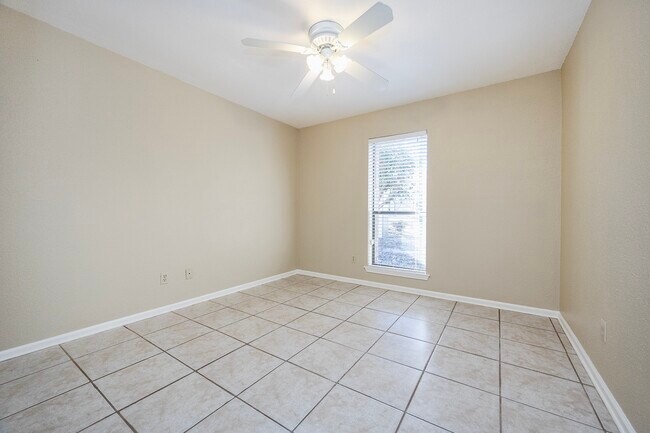 Building Photo - 7315 Foxside Ln