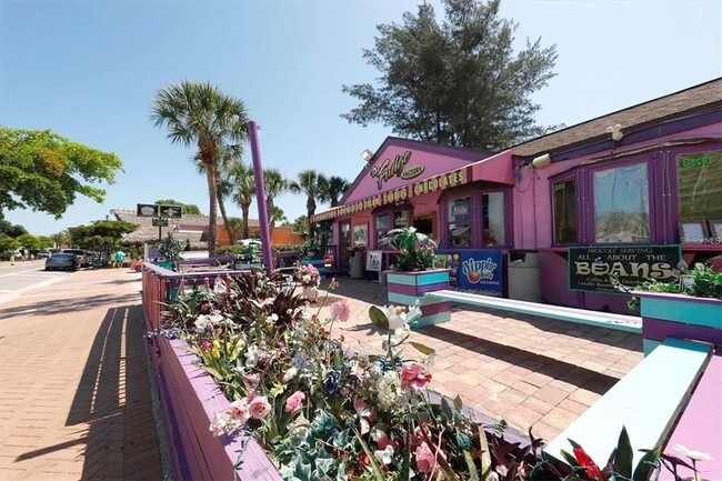 Building Photo - 1640 Stickney Point Rd