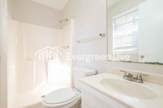 Building Photo - 8929 Ashwood Dr