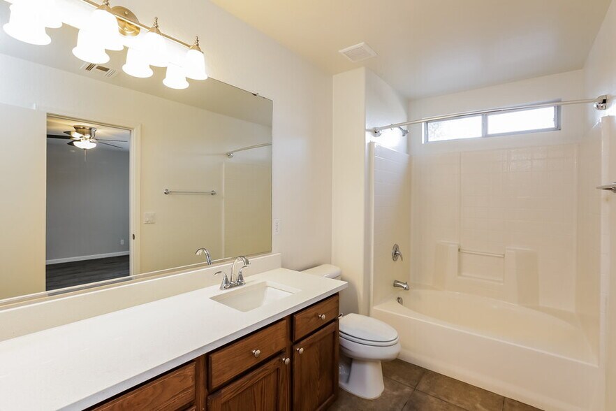 Building Photo - 2829 W Grenadine Rd