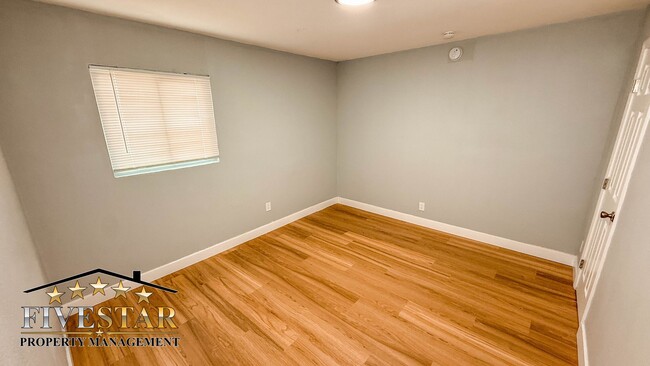 Building Photo - 2703 Center St