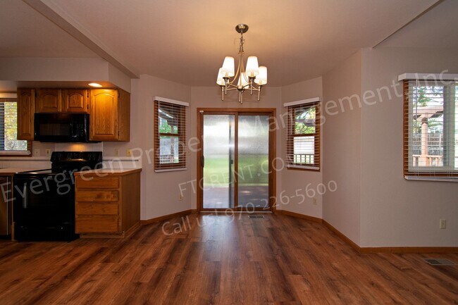 Building Photo - 6437 Edgeware St