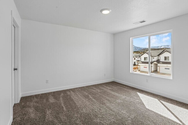 Building Photo - 1786 Wolverine Wy