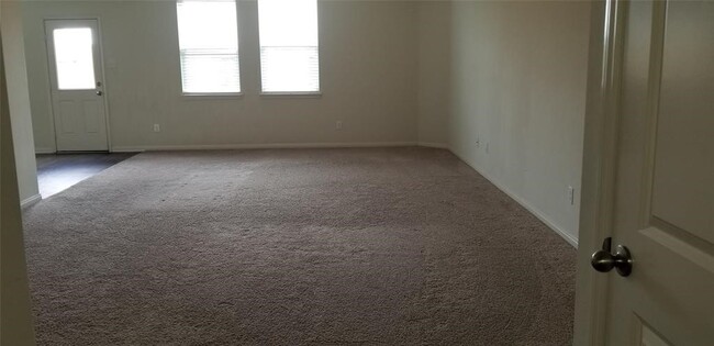 Building Photo - 2906 Seacrest Ln