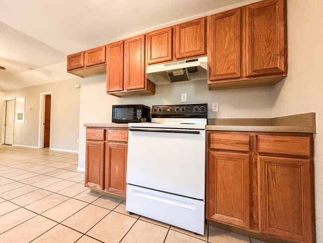 Building Photo - 1133 Misty Acres Dr