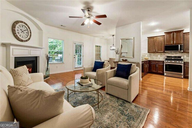 Building Photo - 313 Hidden Creek Ln