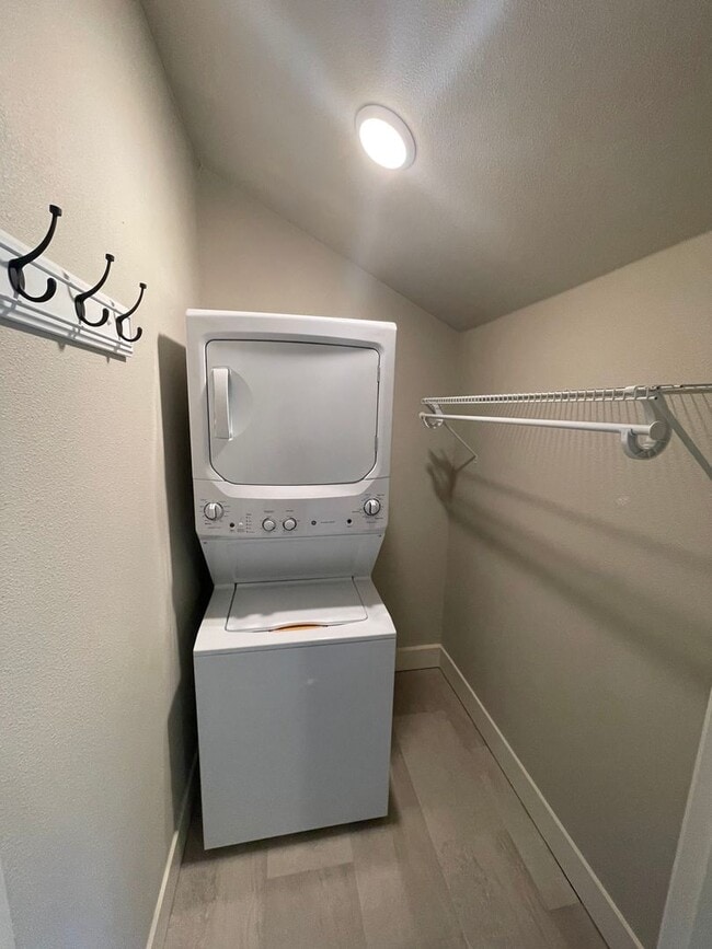 Building Photo - Beautiful, Brand New 1 Bedroom, 1 Bath ADU Home