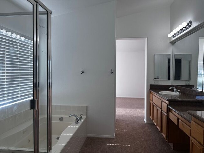 Building Photo - Situated In a Quiet Community Of Santa Cla...