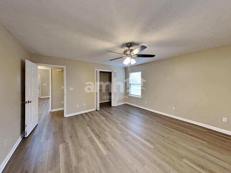 Building Photo - 114 Louise Dr