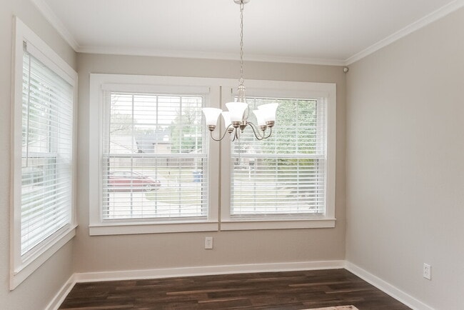 Building Photo - 15614 4 Season Dr