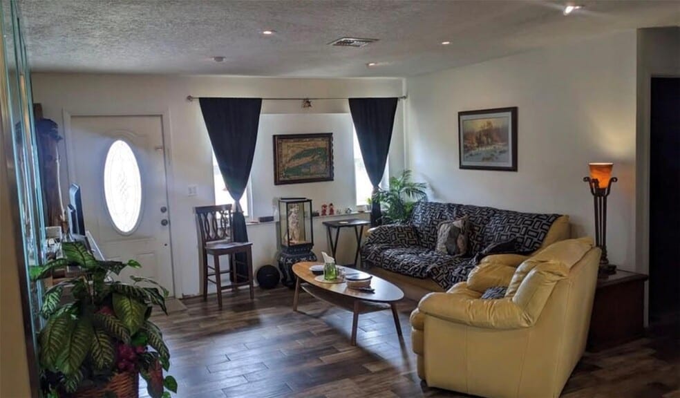 Building Photo - 2321 NW 6th St