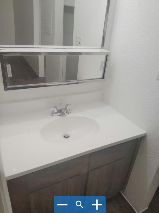 Building Photo - 3052 N Alvernon Way