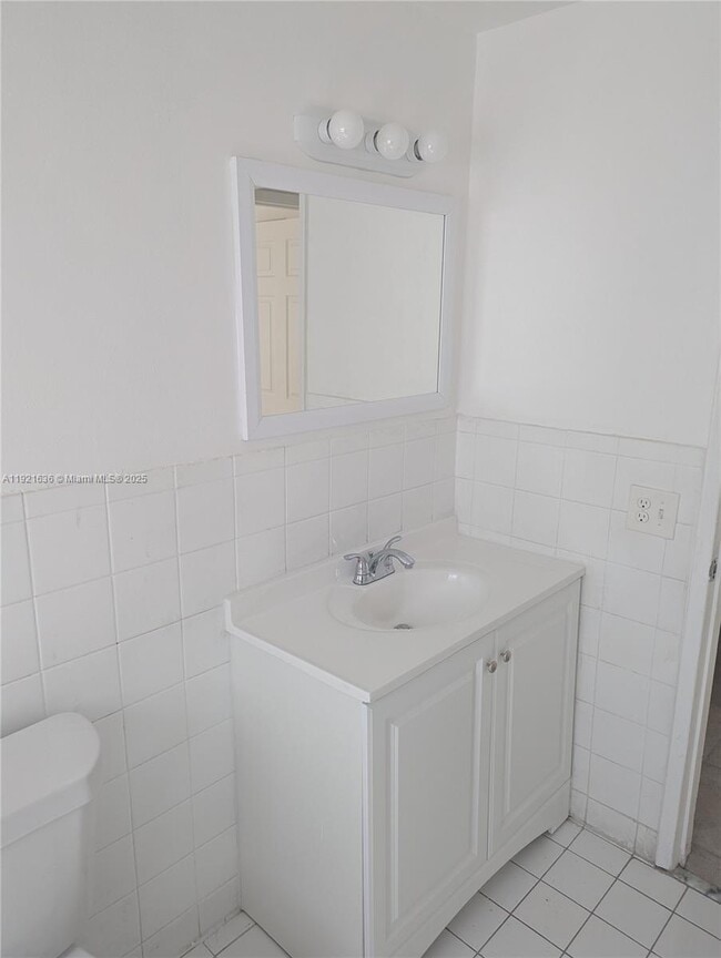 Building Photo - 31 SE 2nd Ave