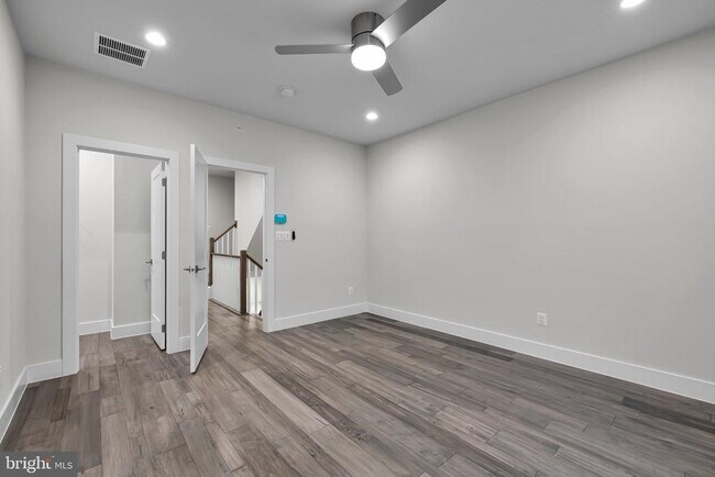 Building Photo - 147 Prairie Ln