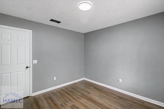 Building Photo - 291 Sabreena Cir