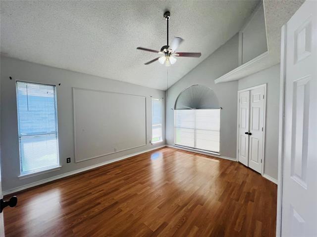 Building Photo - 300 W Stoneybrook Dr