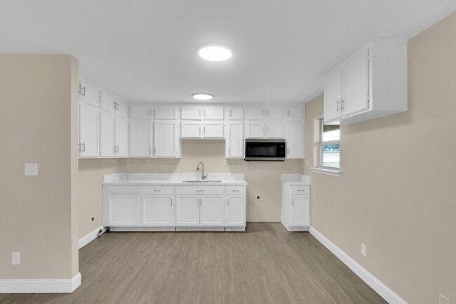 Primary Photo - 701 George Hopper Rd