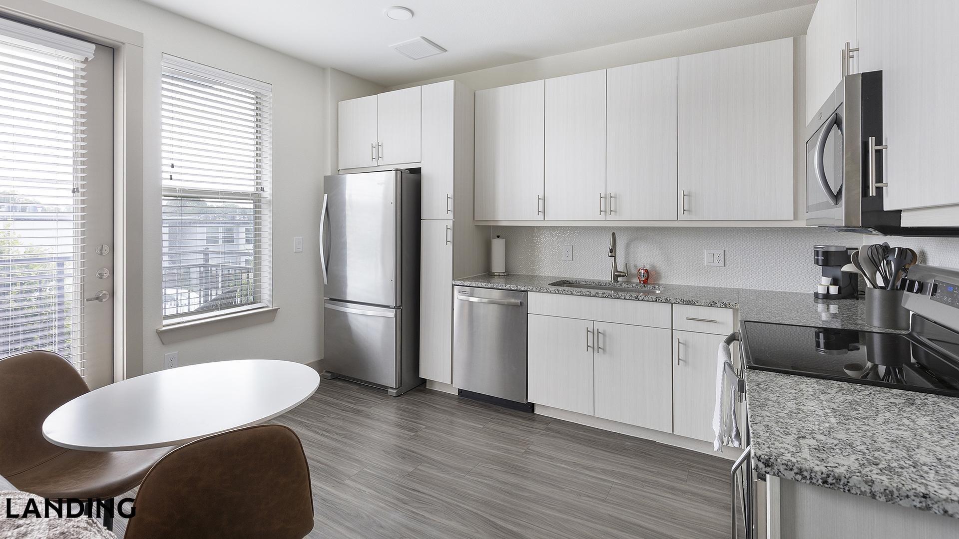 Building Photo - 3383 Cedarplaza Ln