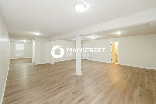 Building Photo - 3 Bedroom Pet-Friendly Home in PLATTE CITY, MO with Main Street Renewal