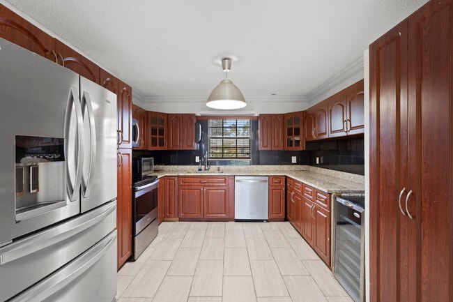 Building Photo - 192 Cape Cod Cir