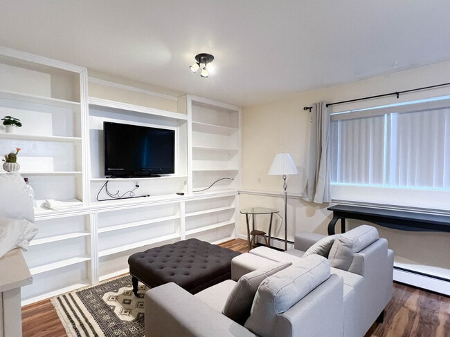 Building Photo - 3811 Resurrection Dr