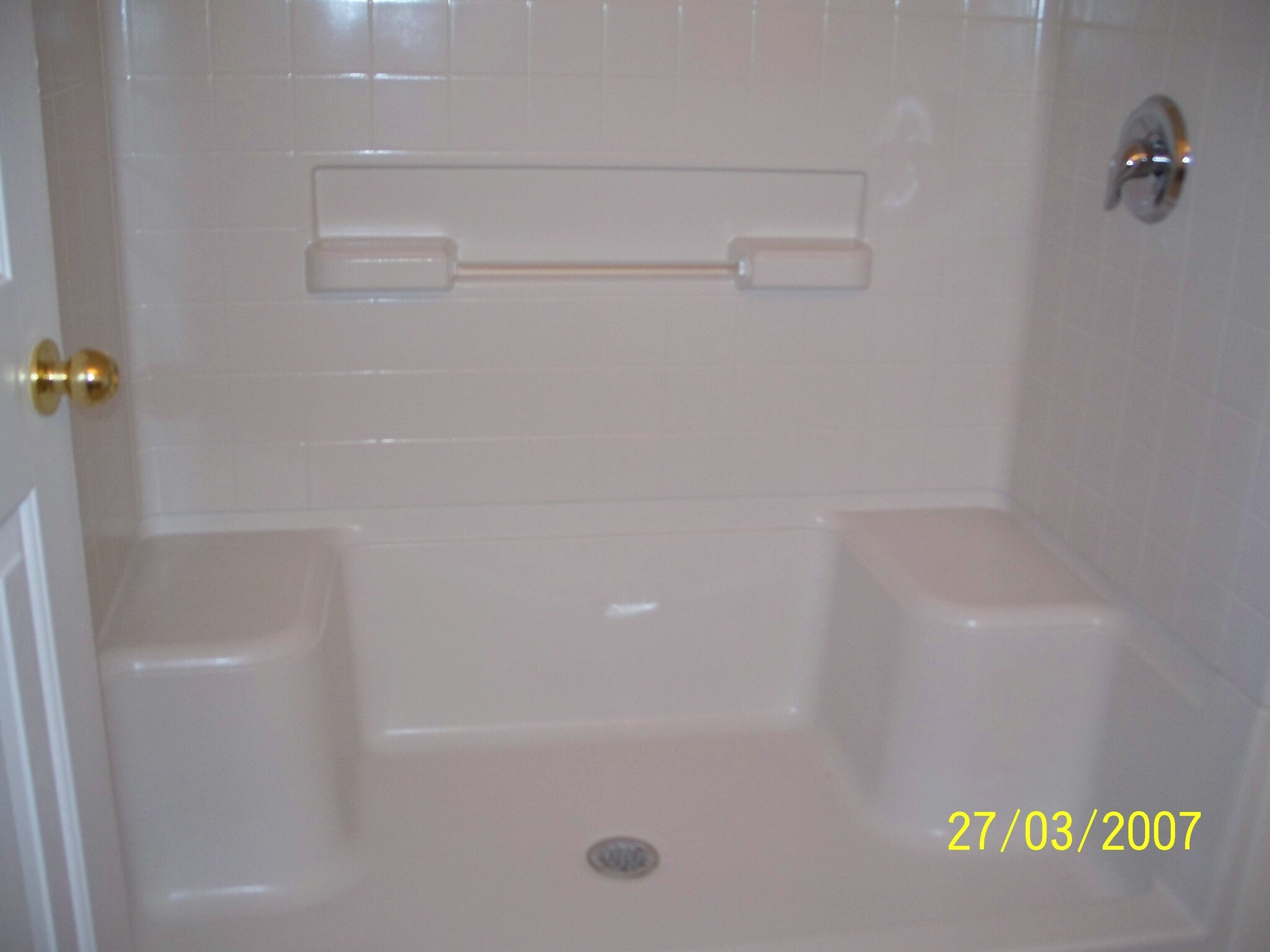 large walk in shower - 306 Kiskadee Loop