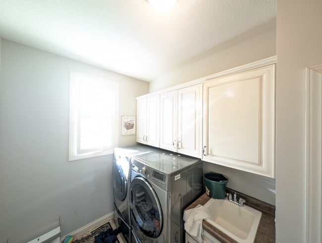 Building Photo - 11274 Whitewater Dr