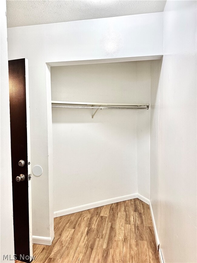 Building Photo - 1900 Grove Ct