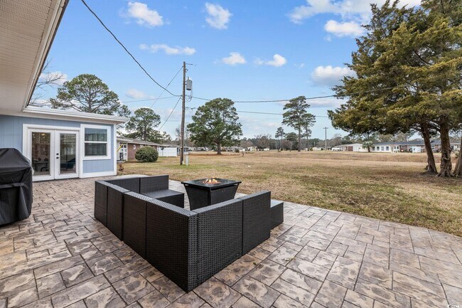 Building Photo - 583 Mockingbird Ave