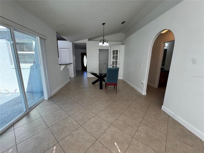 Building Photo - 14940 Day Lily Ct