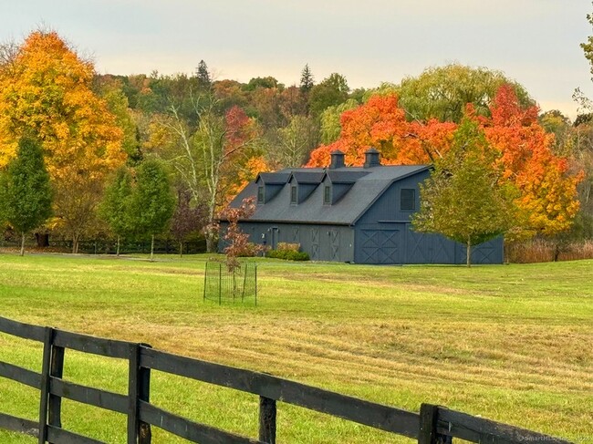 Primary Photo - 55 Still Meadow Rd