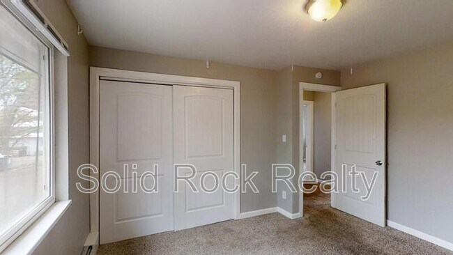 Building Photo - 333 Bonnie Ct