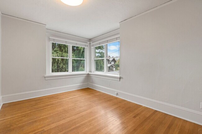 Building Photo - 1231 NW 25th Ave
