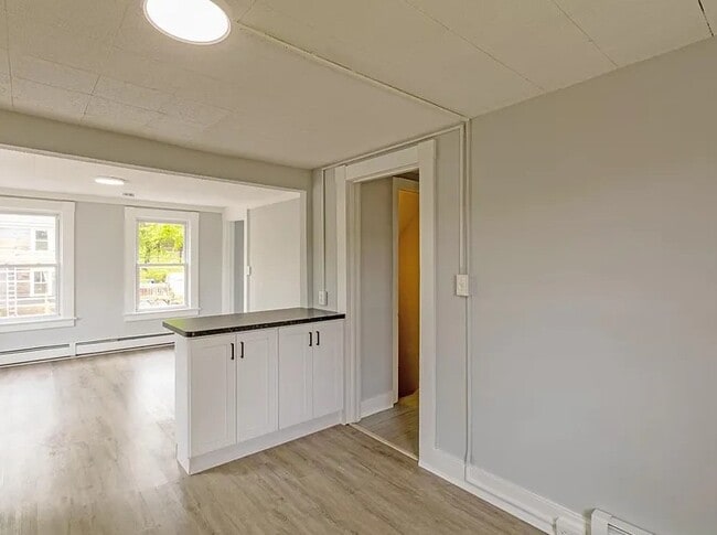 Building Photo - 4 Starr Plz