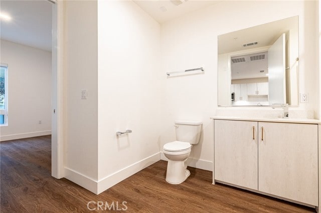 Building Photo - 709 E Walnut St