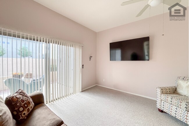 Building Photo - 205 N 74th St