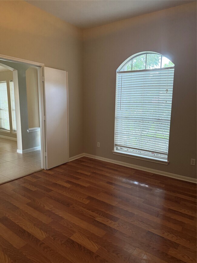 Building Photo - 15318 Inks Lake Dr