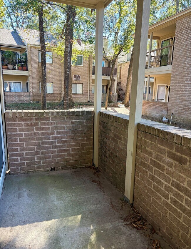 Building Photo - 3500 Tangle Brush Dr