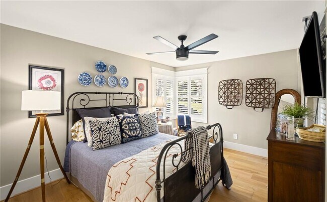 Building Photo - 8175 Main St