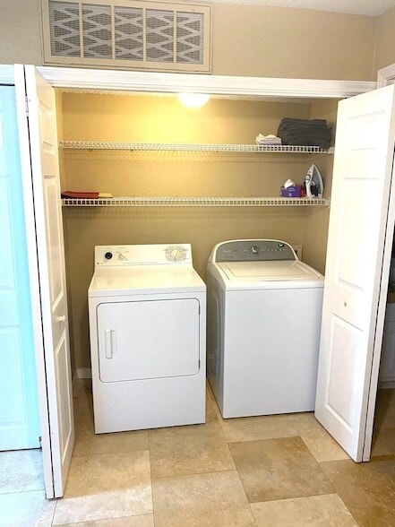 Building Photo - 2300 Old Spanish Trl