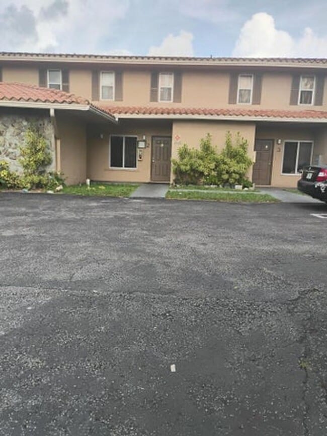 Building Photo - 4116 Riverside Dr