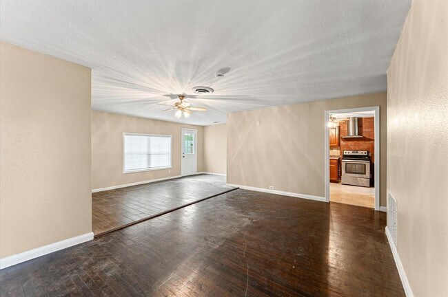 Building Photo - 3216 Avenue I