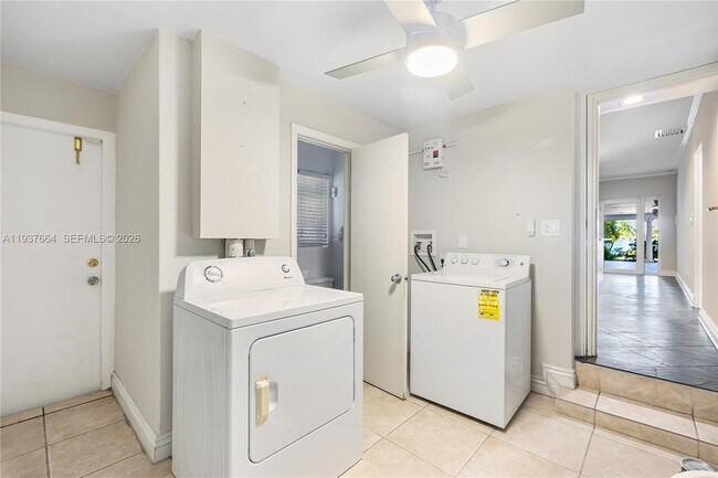 Building Photo - 1375 N Biscayne Point Rd