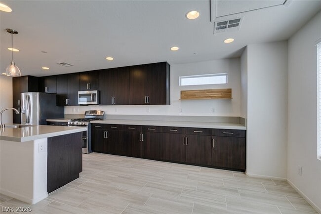 Building Photo - 9050 W Tropicana Ave