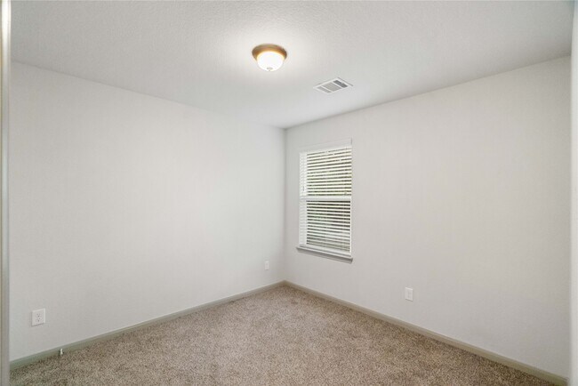 Building Photo - 2702-2704 Appian Wy